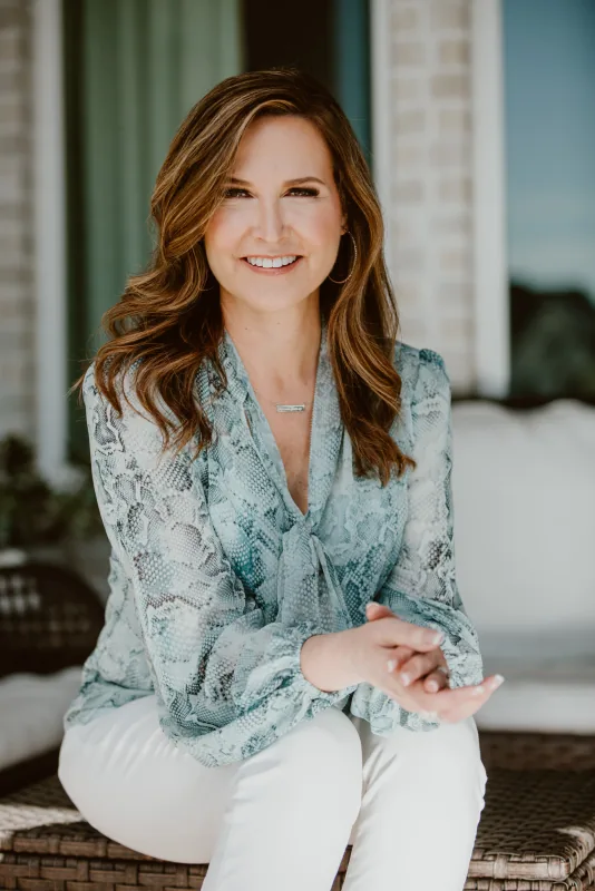 Headshot of Michelle Hearn